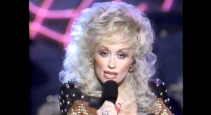 Kiderült, hogy Dolly Parton kísérleti rákgyógyszereket tesztelt volna – Nővére azt kéri, hogy az énekesnő örökségét kedvességgel, mások támogatásával őrizzék