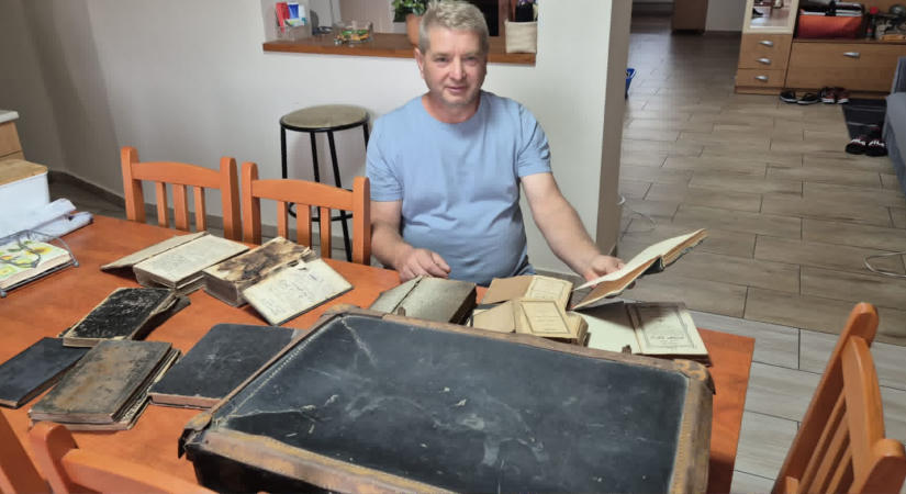 Padláson talált Biblia és imakönyvek