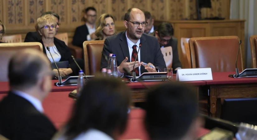 Megválasztották a Médiatanács új elnökét és négy tagját az Országgyűlésben