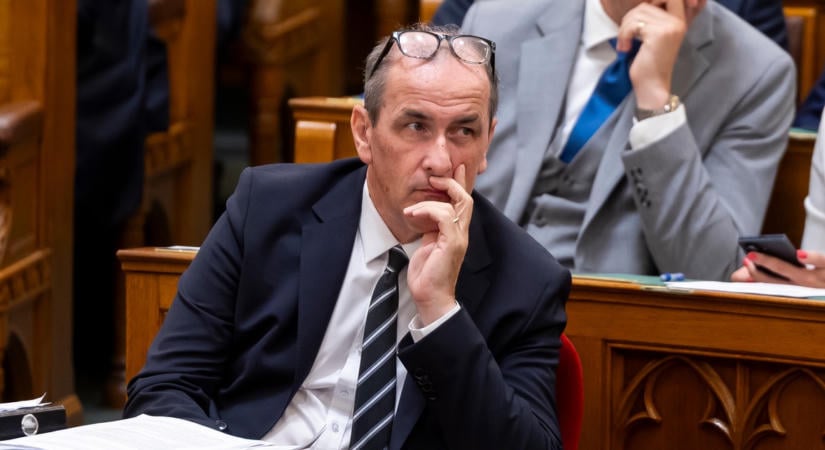 Reagált a minisztérium Takács Péter vádjaira a János kórház hibás MR-készülékével kapcsolatban: „Hazug politikai hangulatkeltés”