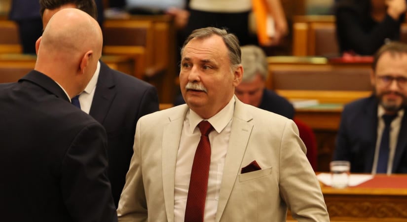 Gajdos László: Újabb hatalmas bírságot kapott az iváncsai akkugyár a környezetszennyezés miatt