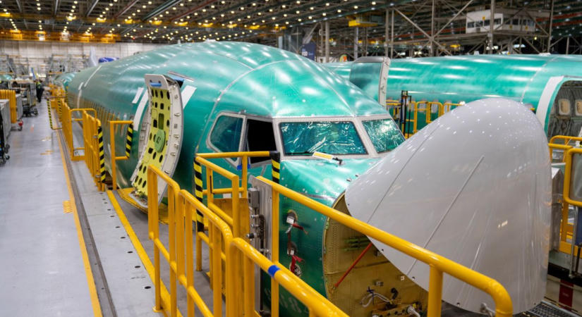 A Boeing képtelen kikeveredni a veszteségekből, ezúttal az Air Force One a ludas