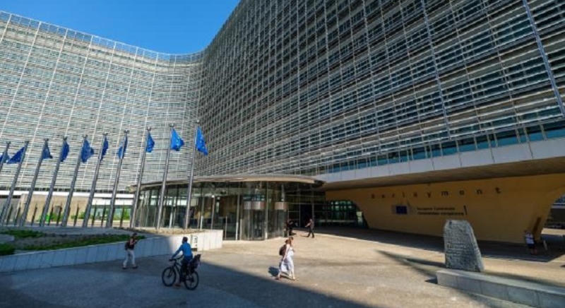 Átfogó egyszerűsítéseket javasol az EU a közvetlen adók terén