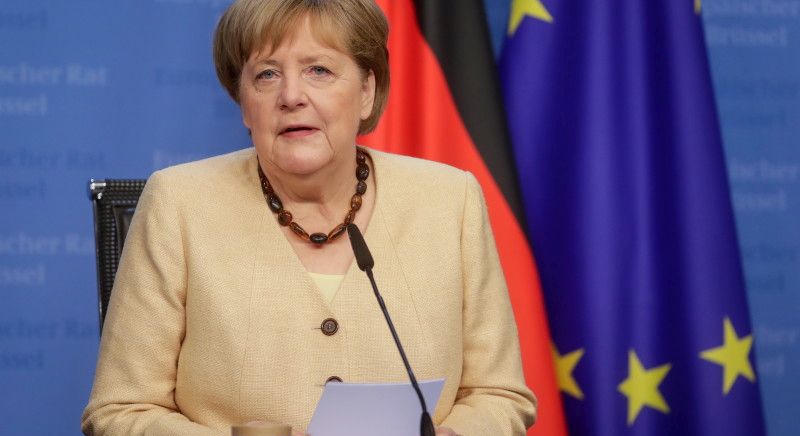 Könyvbemutató: Bukarestbe látogat Angela Merkel, Nicușor Dannal is találkozik