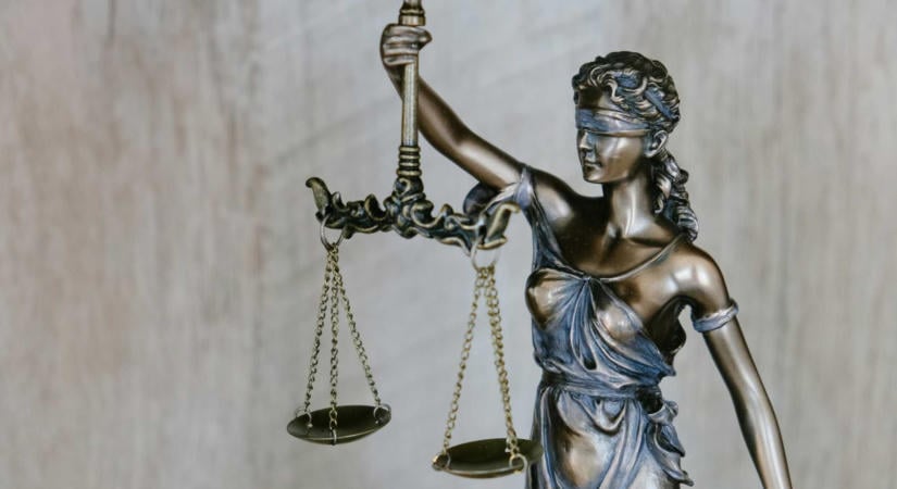 Nicuşor Dan visszadobta a kényszerházasságot büntető törvényt a parlamentnek