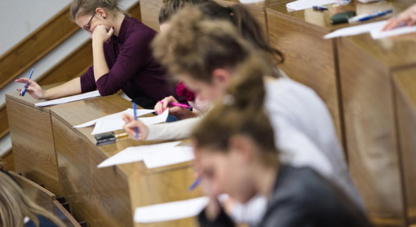 Pótfelvételi 2026: mutatjuk, tavaly hány ponttal lehetett bekerülni a legnépszerűbb szakokra