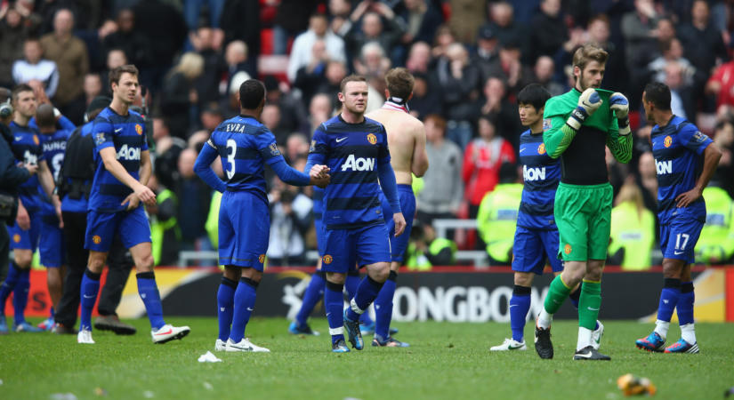 Rooney szembemegy a volt csapattársaival