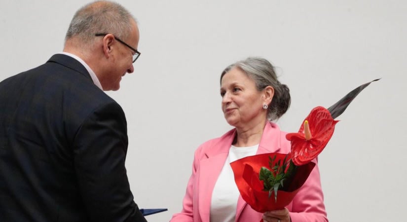Dr. Pető Ernő Emlékplakett és Szakdolgozói életműdíj: ők kapták idén a szombathelyi kórház rangos szakmai elismeréseit - fotók