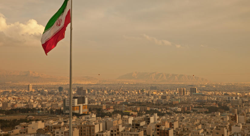 Elhúzódó háborúra és belső elégedetlenségre készülhet Irán