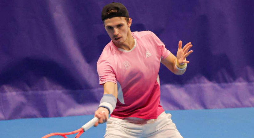 Ellenfelének fájt a háta, kiment a bokája, Piros Zsombor feljutott az US Open főtáblájára