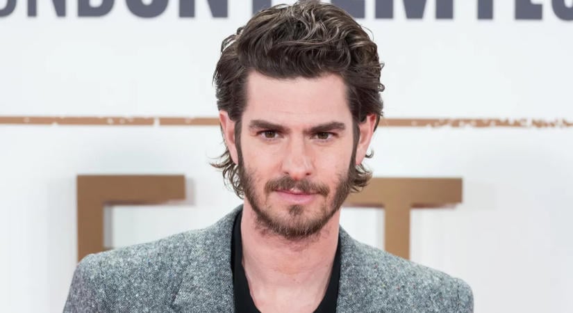 Andrew Garfield titkos Instagram-fiókjáról vallott: le sem tudja tenni telefonját