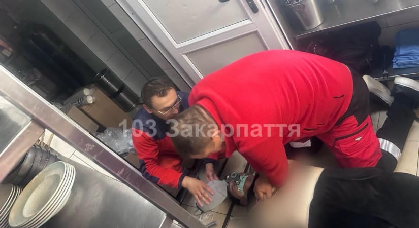 Negyven percen át küzdöttek egy nő életéért a kárpátaljai mentőszolgálati dolgozók