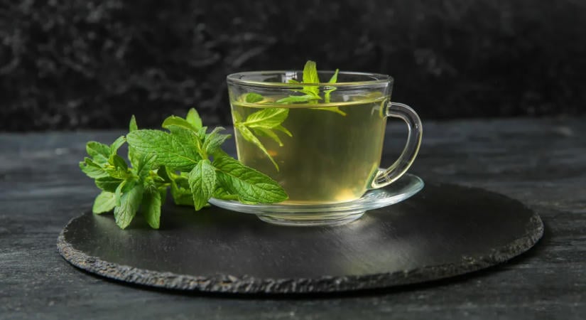 Természetes görcsoldó a konyhádból: így fejti ki hatását a fodormenta tea