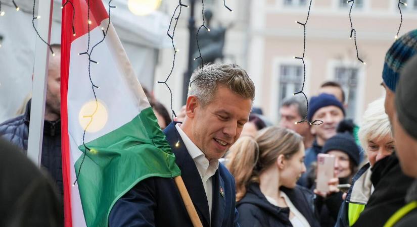 Financial Times: gyors rendszerváltás zajlik Magyarországon, erre senki sem számított