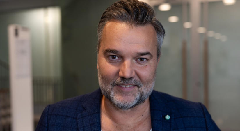 Hevér Gábor most jelentette be, hogy elvette a gyermekei édesanyját: „26 éve vagyunk együtt. Átgondoltam” – videó