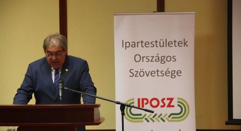 Az IPOSZ-elnök nevében próbálnak csalni