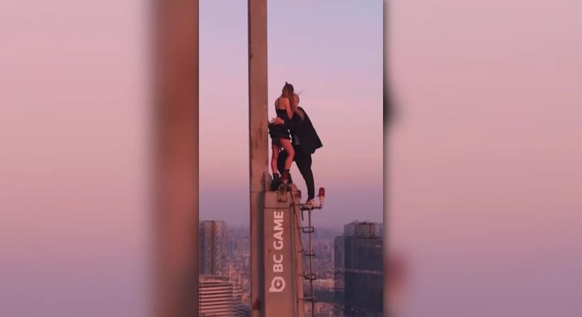 Hihetetlen – eljegyzés az Empire State Buildingen!