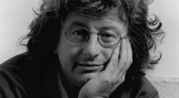 „Édes Péter, éppen tíz éve léptél ki az ajtón” – írók emlékeznek Esterházy Péterre