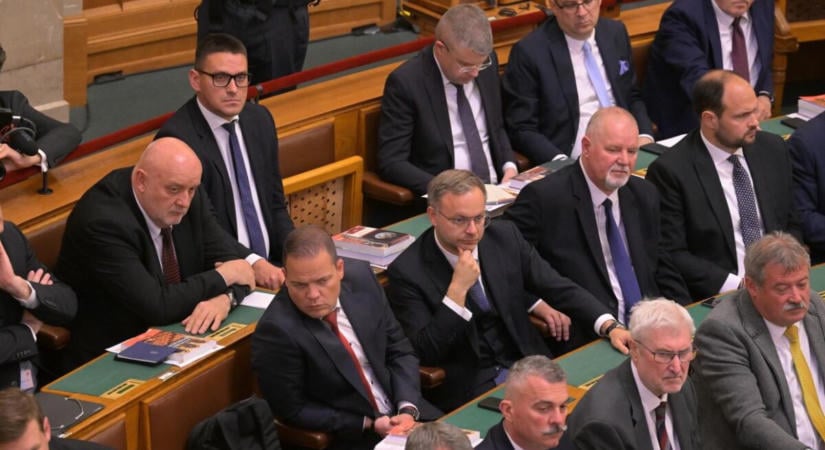 Nekiment a Fidesz-KDNP az alaptörvény-módosításoknak – visszahoznák Sulyok Tamást?