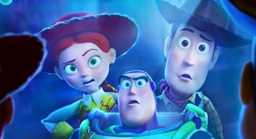 A Disney-on is összekapnak a hagyományos játékok az okoskütyükkel
