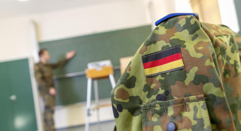 Az orosz fenyegetés miatt a haderőfejlesztés felpörgetését sürgetik Németországban