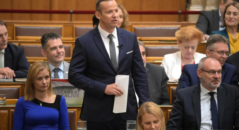 Kizárta a parlamenti ülésről Toroczkai Lászlót a házelnök