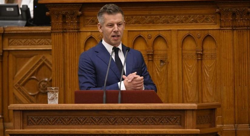 Sulyok Tamás mellett Novák Katalin és Schmitt Pál juttatását is elvenné Magyar Péter