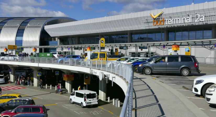 Tisztázta a Budapest Airport: Nem kell 1100 métert gyalogolniuk az utasoknak
