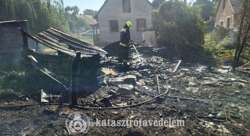 Fáklyaként lángolt ismét a "véletlenül" begyulladt szemét a Hold utcában