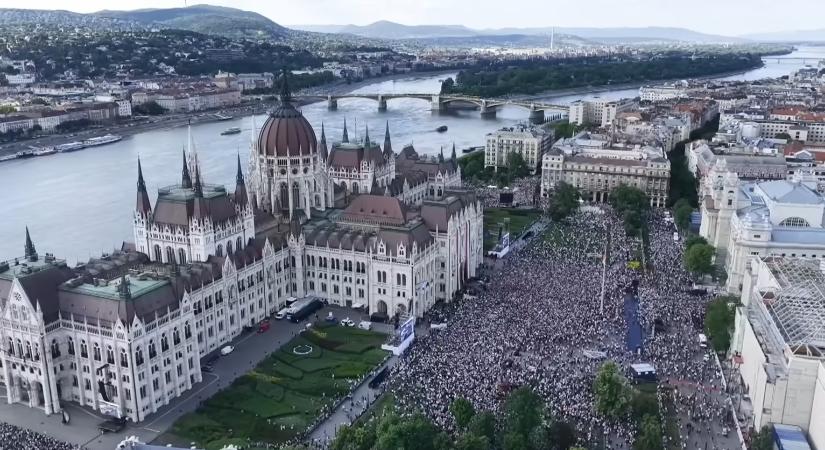 A „Demokrácia Napja” lehet majd akár minden április 12-e?