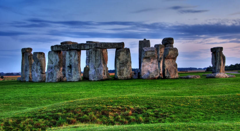 Lelepleződött az őskori építmény titka? A tudósok felfedeztek egy meglepő új útvonalat Stonehenge legrejtélyesebb kövéhez
