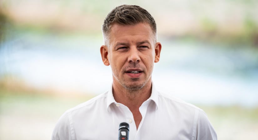 Magyar Péter táncra perdült a helyiekkel Rómában