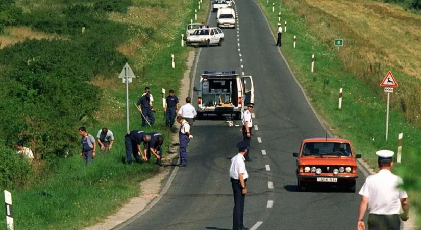 Fejfa őrzi Molnár Péter emlékét a robbantás helyszínén fotók, videó