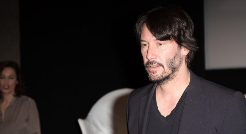 Rá se lehet ismerni Keanu Reevesre  Őt aztán nem izgatja, hogy néz ki: FOTÓ