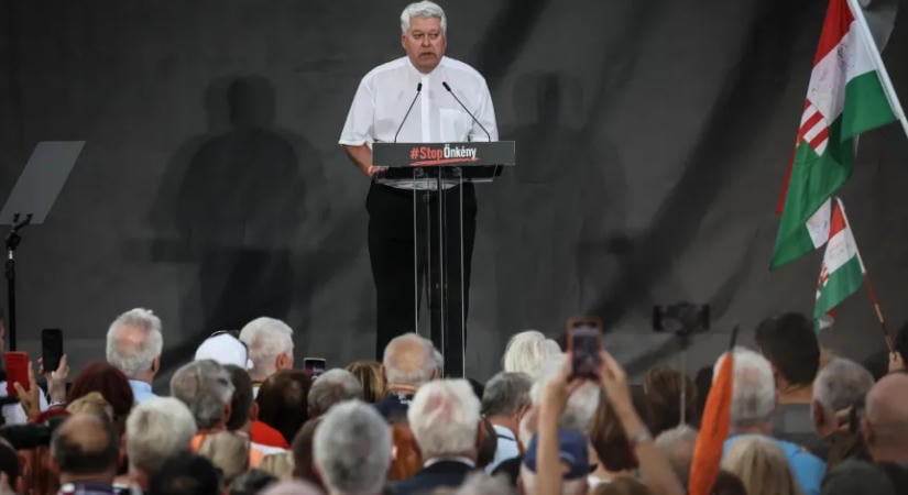 Bocsánatot kért az Orbán-fan Osztie atya a kissé Kun páteresre sikeredett prédikációja miatt