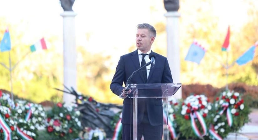 Magyar Péter Gyulán mondott beszédet, ezt üzente az aradi vértanúk emléknapján