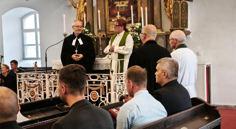 Kilencvenéves hagyomány folytatódik – ünnepi istentisztelettel kezdődött a finnugor lelkészkonferencia Kőszeg