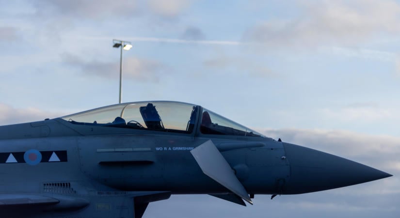 Robbanóanyaggal megrakott drónt észleltek a NATO egén: lelőtték a Eurofighter vadászgépek