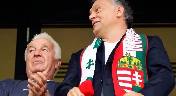 Az M1-től az atlétikai központig: Orbán Győző bányáiból vett követ a V-Híd a projektjeiben