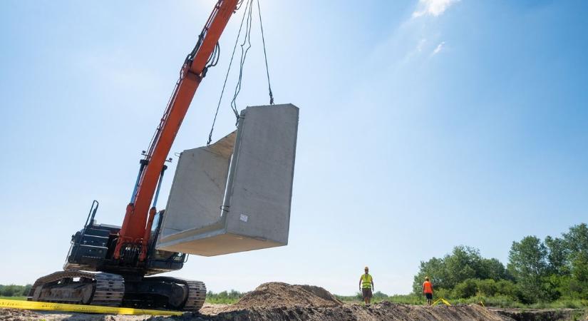 Már óriási a változás: látványos fotókon a 16 milliárdos déli elkerülő út építése