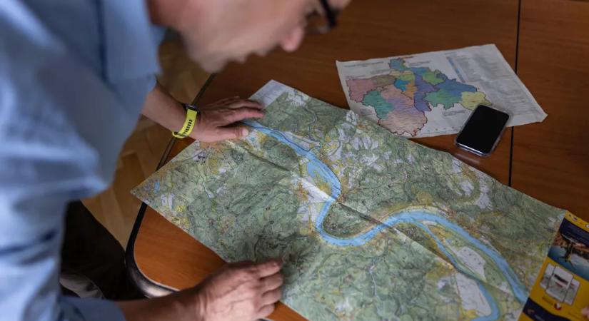 Kiszáradt a Börzsöny, a nyár közepén már őszi lombkoronákat látunk a fákon