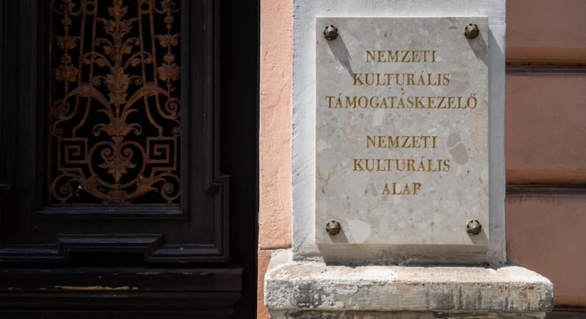Tovább dagad a vita, tizenkét pontban követelnek változást