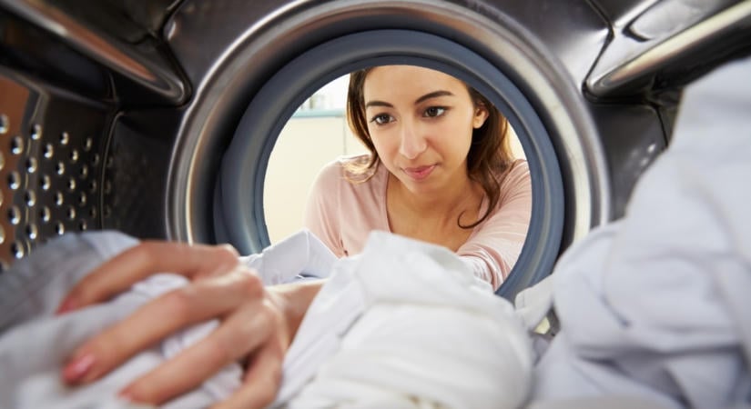 Nyűg a mosás? Ezekkel az egyszerű trükkökkel sokkal könnyebb lesz