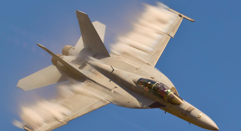Orosz drón hatolt be NATO-területre, egy F-18-as hajszálpontos találattal vetett véget a kalandnak
