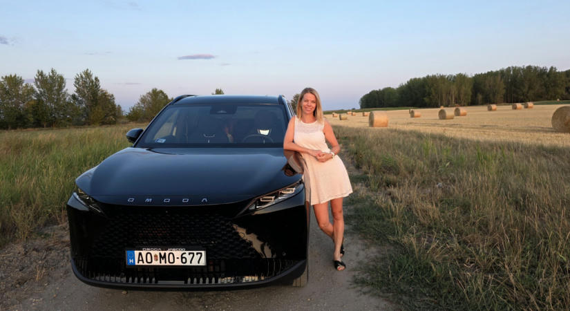 Meggyőzött a mozgó kijelzős hibrid? – Omoda 7 teszt