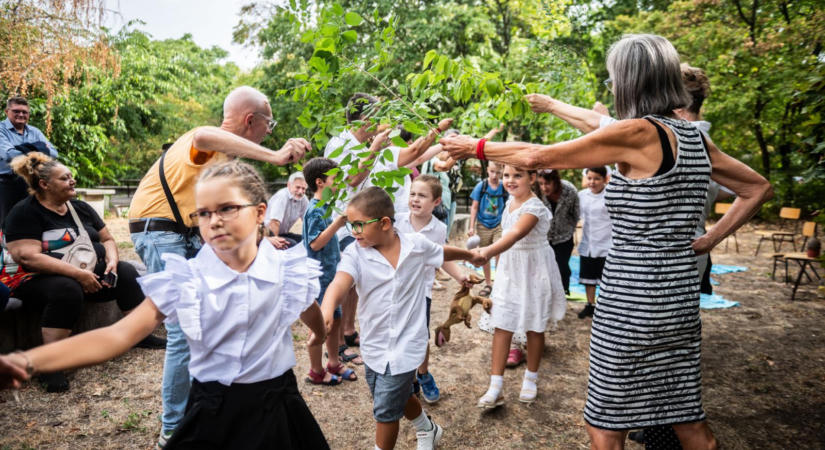 Két évvel a bezárása után indulhat újra az Iványi Gábor által vezetett MET egyik budapesti iskolája, ahol egyelőre tíz elsős tanuló kezdheti meg a tanévet