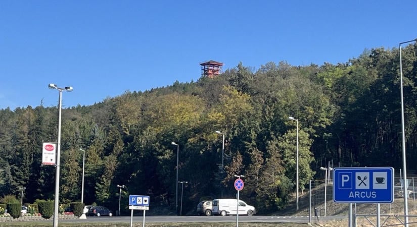 A Hubertusz-kilátó építési munkálatai a végéhez közelednek