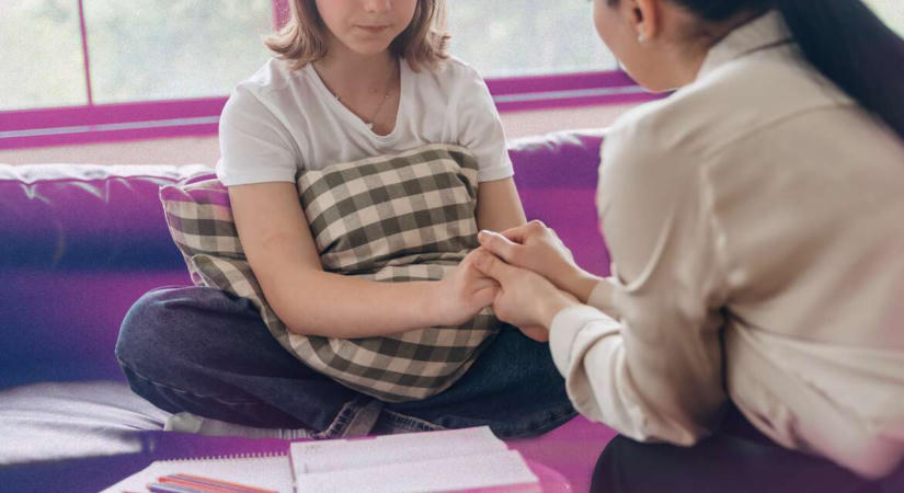 A menstruációról csak értékítélet- és tabumentesen szabad beszélni a gyerekekkel is – De mégis hogyan és mikortól?