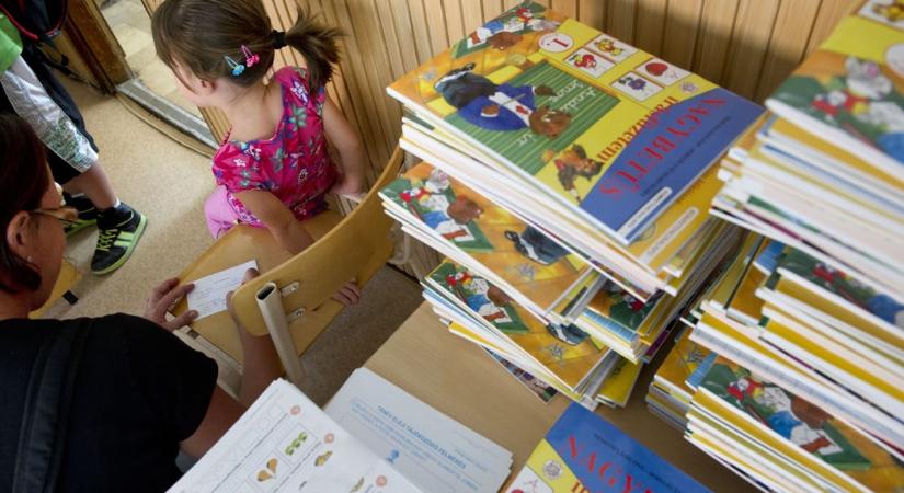 Az Oktatási Hivatal szerint a tankönyvjegyzékek megfelelő választási lehetőséget biztosítanak a pedagógusoknak és az intézményeknek
