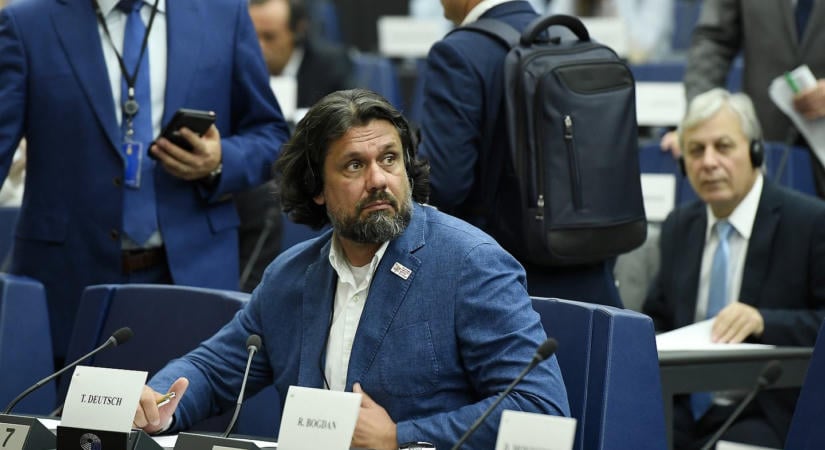 Az Európai Parlamenttől követeli az uniós források azonnali kifizetését a Fidesz-KDNP